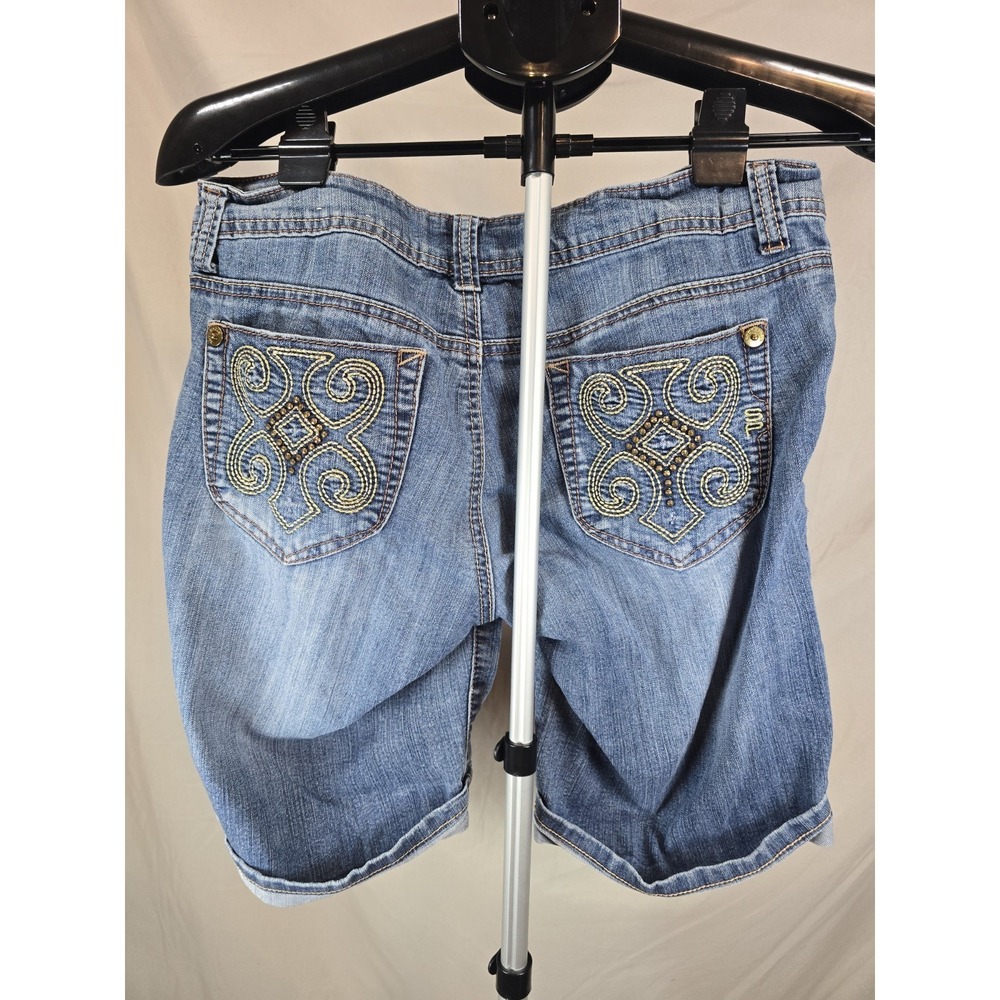 Southpole Distressed Studded Denim Shorts Women's Size 9 Blue Y2K - Picture 2 of 4